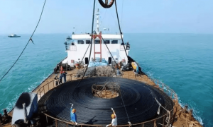 原创 
            不是TikTok，不是华为！真正让美国绷紧神经的，是中国正悄悄接管全球信息主权的“深海通道