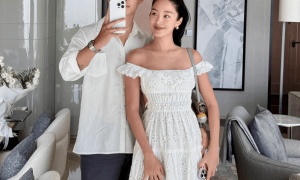 杨采钰被质疑缺钱了，最新活动一脸憔悴，嫁豪门生娃还要频繁站台